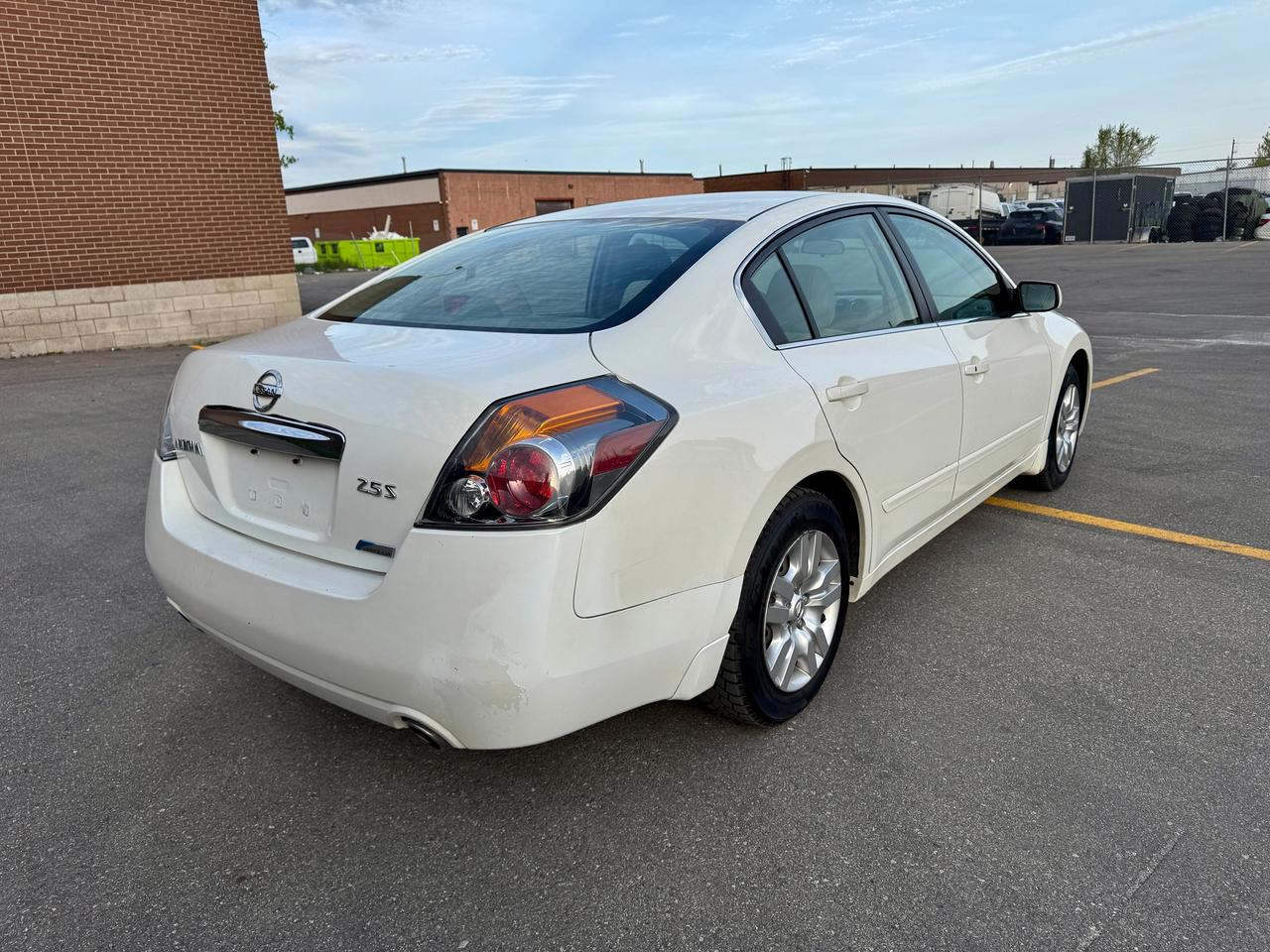 2012 Nissan Altima 4dr Sdn I4 Man 2.5 S Photo