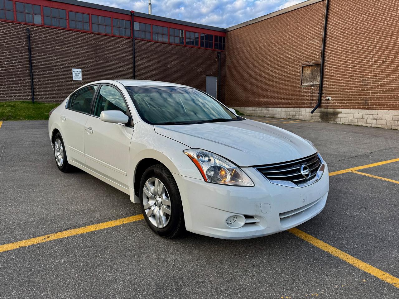 2012 Nissan Altima 4dr Sdn I4 Man 2.5 S Photo