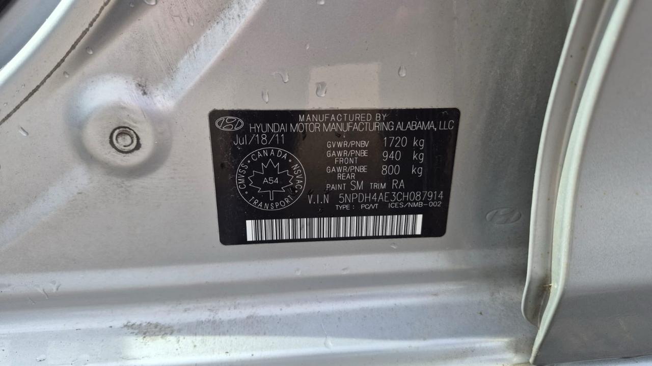 2012 Hyundai Elantra GL, MANUAL, 2 SETS OF TIRES, 4 CYL, AS IS SPECIAL Photo