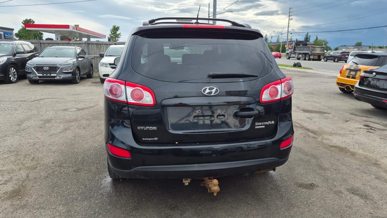 2011 Hyundai Santa Fe AS IS SPECIAL, GL SPORT, ALLOYS, V6, FWD Photo