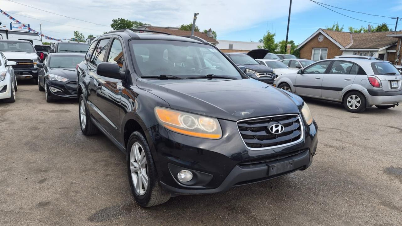 2011 Hyundai Santa Fe AS IS SPECIAL, GL SPORT, ALLOYS, V6, FWD Photo