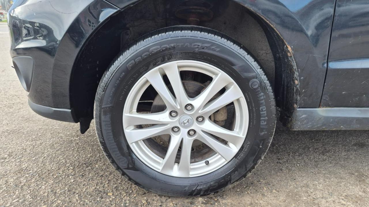 2011 Hyundai Santa Fe AS IS SPECIAL, GL SPORT, ALLOYS, V6, FWD Photo