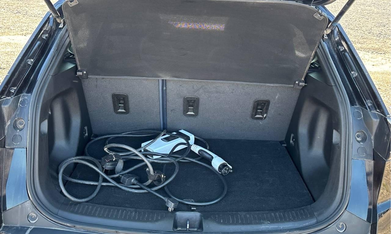 2022 Chevrolet Bolt EUV Premier EV | NEW ARRIVAL | PLEASE CALL A HEAD | ONE OWNER | ACCIDENT FREE Photo