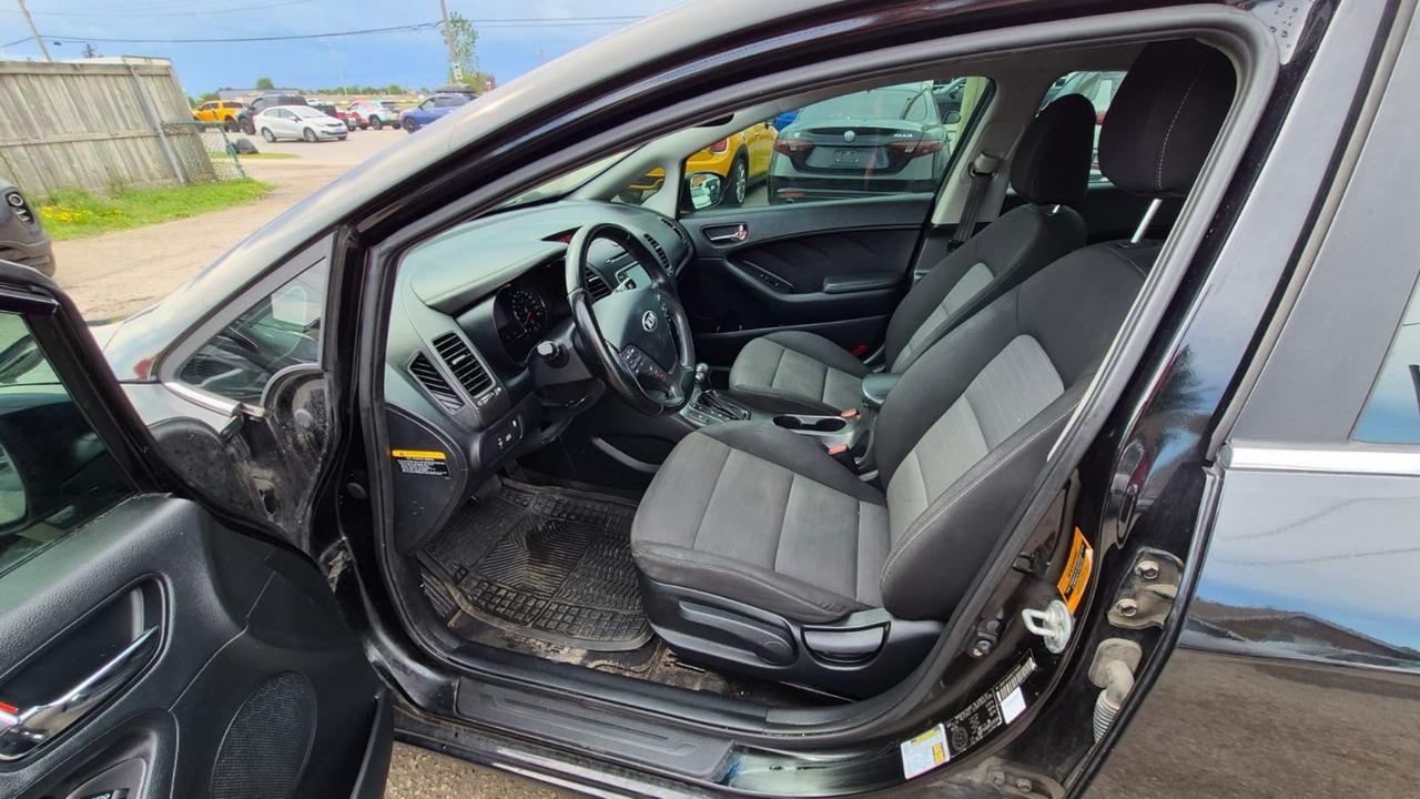 2014 Kia Forte EX, SEDAN, AUTO, ALLOYS, GREAT ON FUEL, CERTIFIED Photo