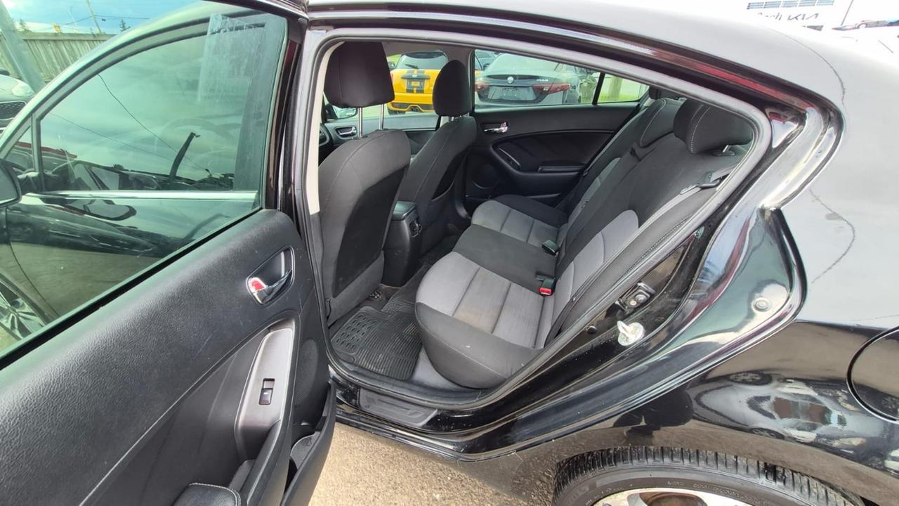 2014 Kia Forte EX, SEDAN, AUTO, ALLOYS, GREAT ON FUEL, CERTIFIED Photo