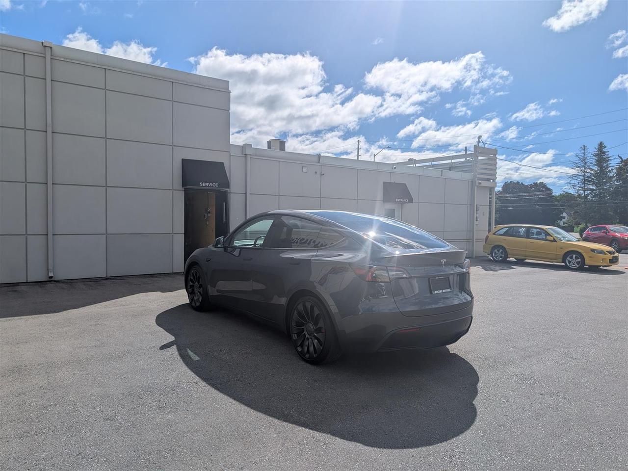2022 Tesla Model Y PERFORMANCE AWD - DUAL MOTOR Photo