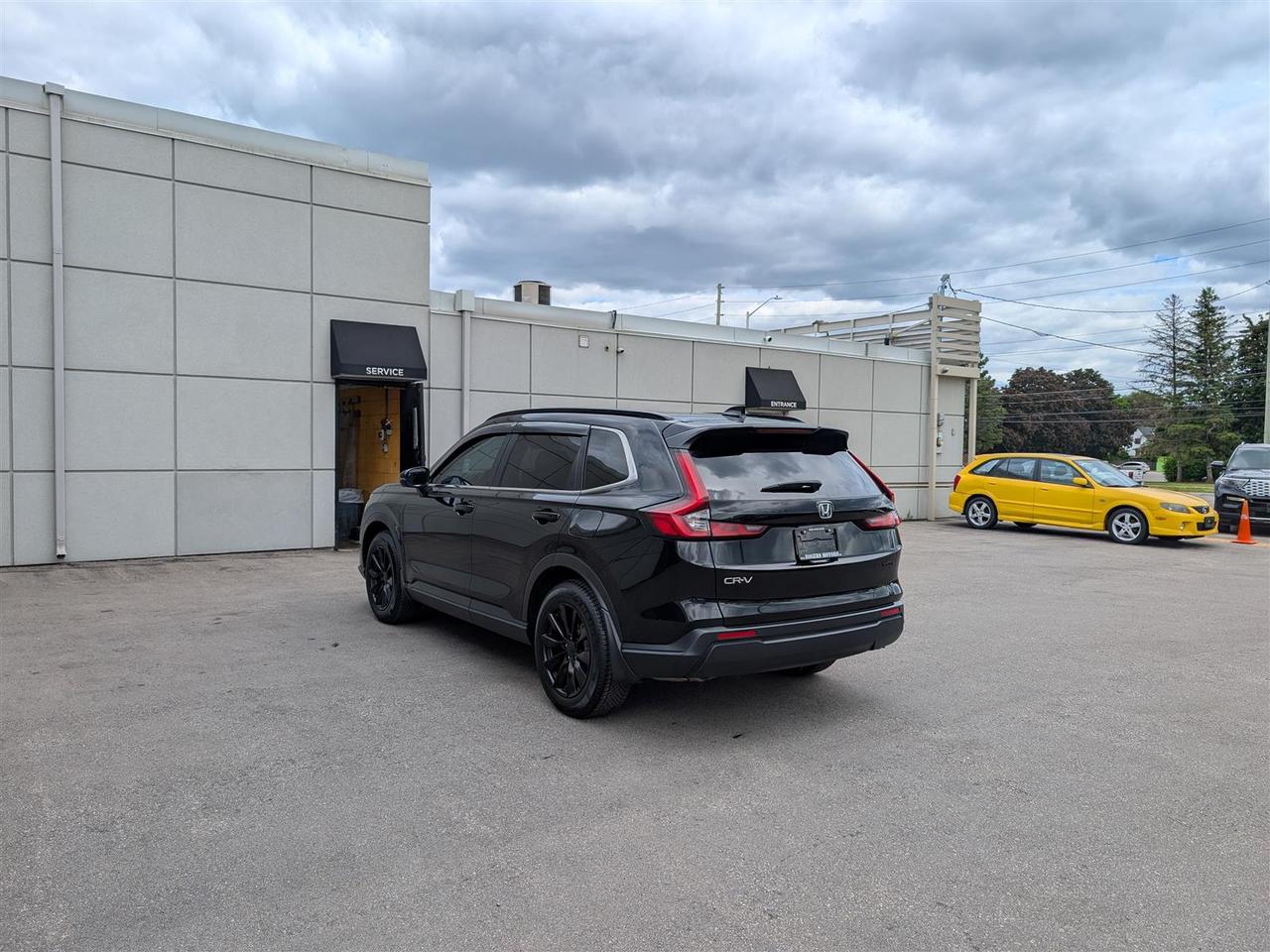 2024 Honda CR-V SPORT AWD - SUNROOF - HTD SEATS - TECH FEATS Photo