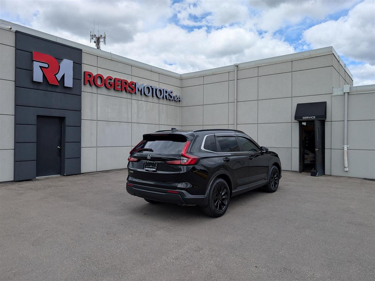 2024 Honda CR-V SPORT AWD - SUNROOF - HTD SEATS - TECH FEATS Photo4