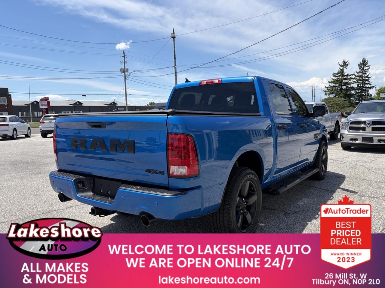 2023 RAM 1500 Classic Tradesman Express 4x4 Crew Cab 5'7  Box Photo4