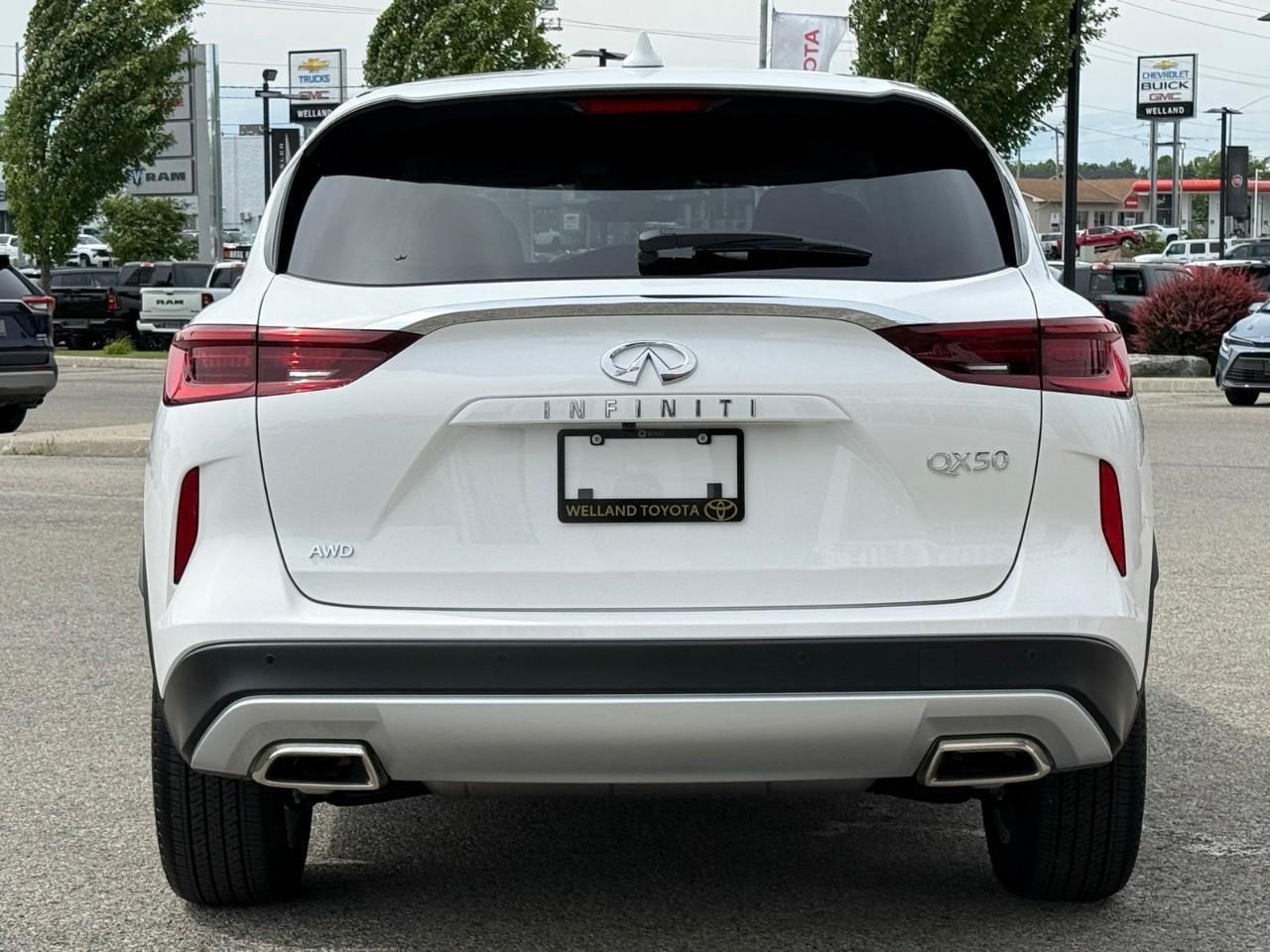 2025 Infiniti QX50 PURE Photo3
