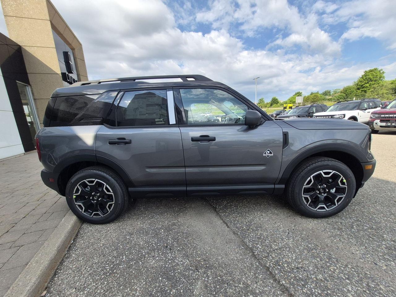 2026 Ford Bronco Sport OUTER BANKS, MOONROOF, TECH PKG Photo
