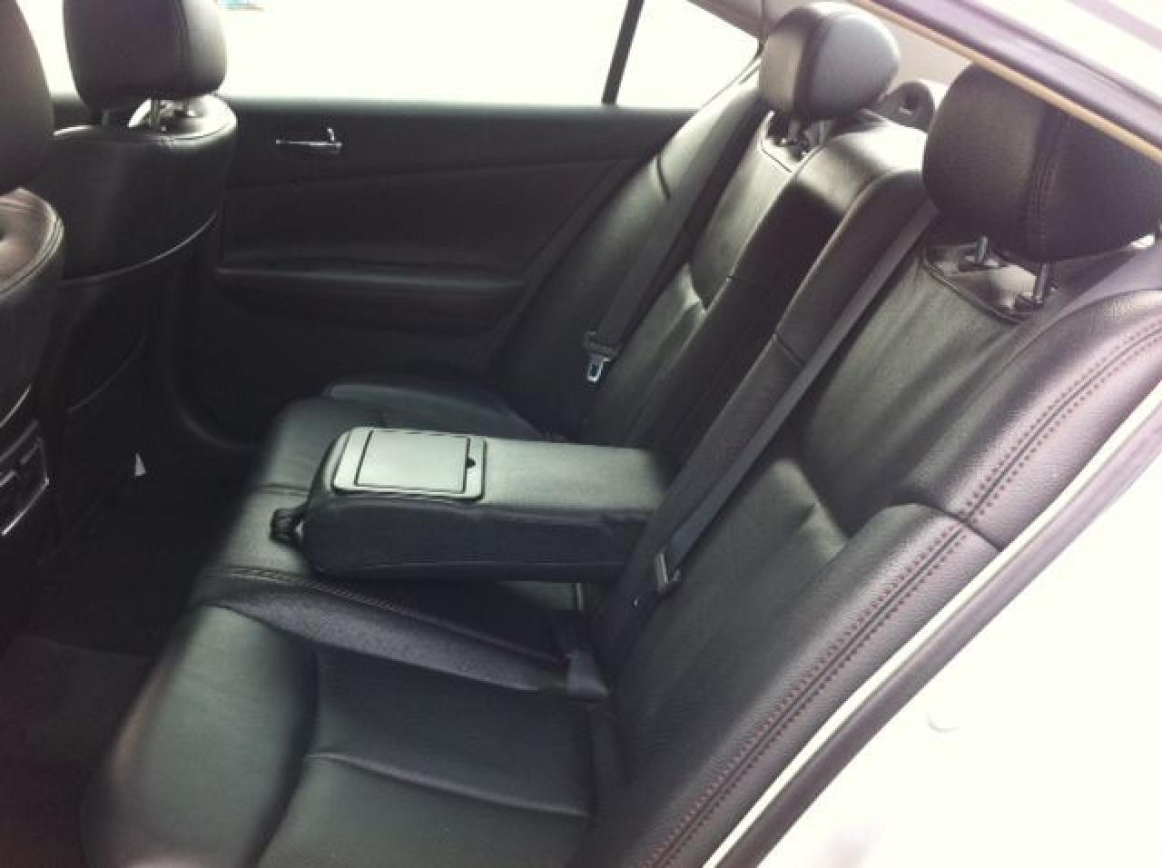 2010 Nissan Maxima CVT - Photo #14