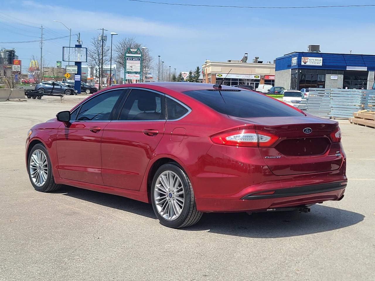 2015 Ford Fusion SE Photo3