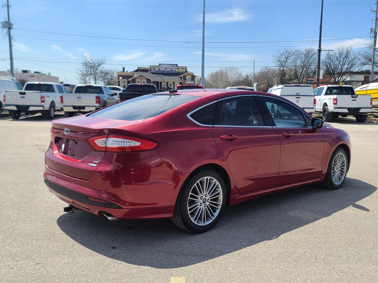 2015 Ford Fusion SE Photo