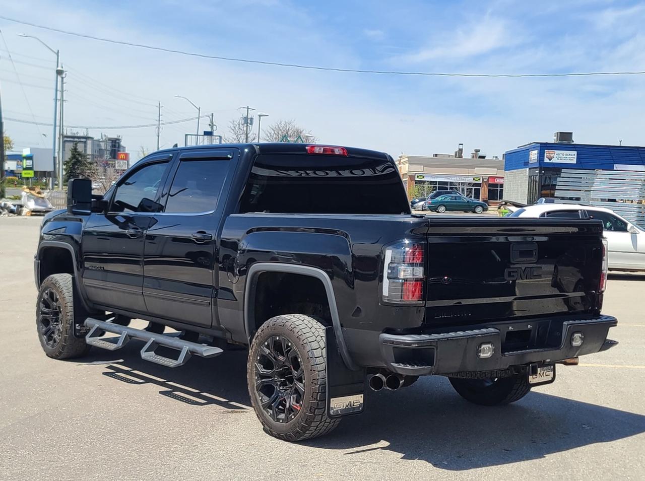 2018 GMC Sierra 1500 SLE Photo3