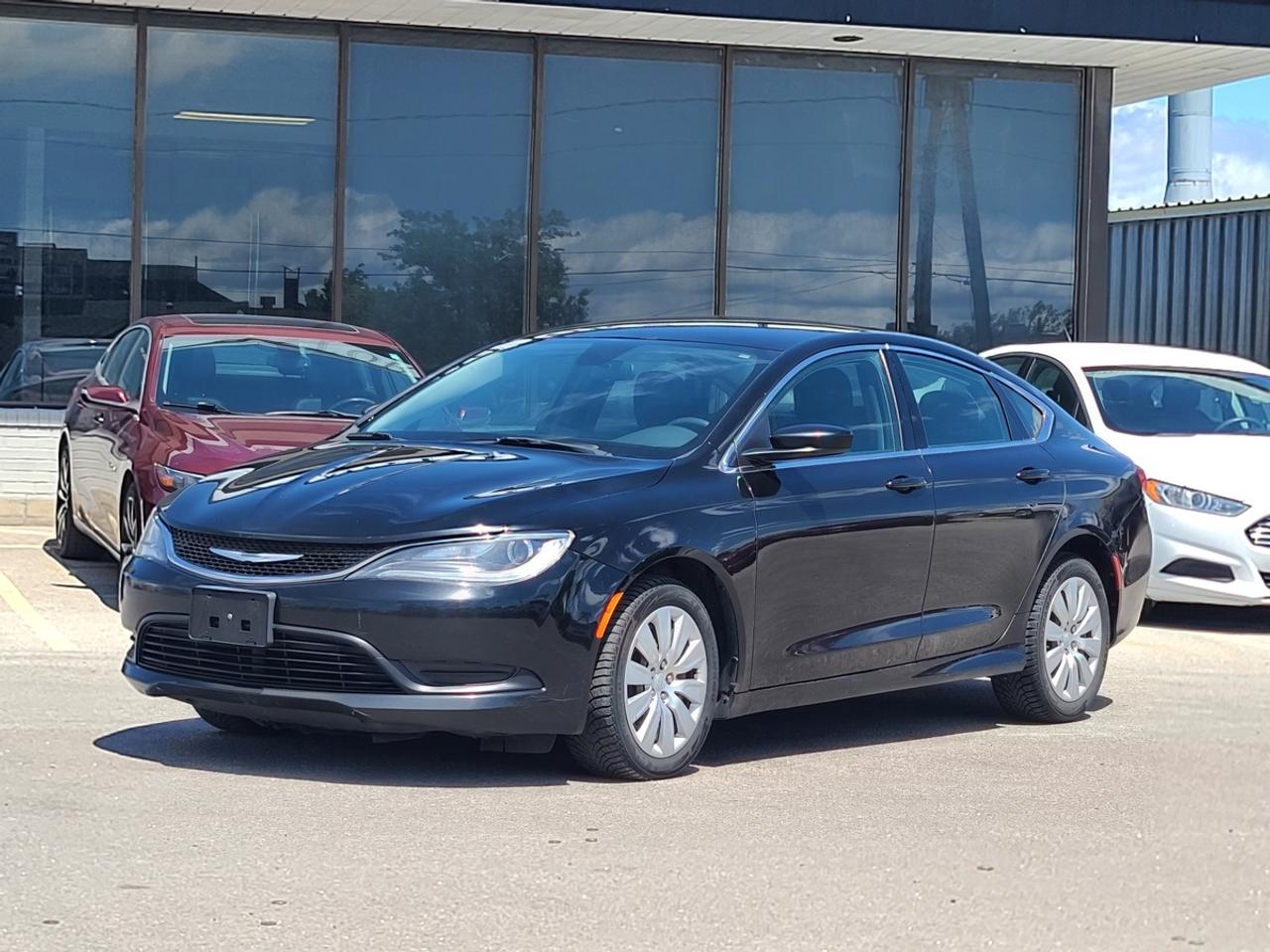 2016 Chrysler 200 LX Photo