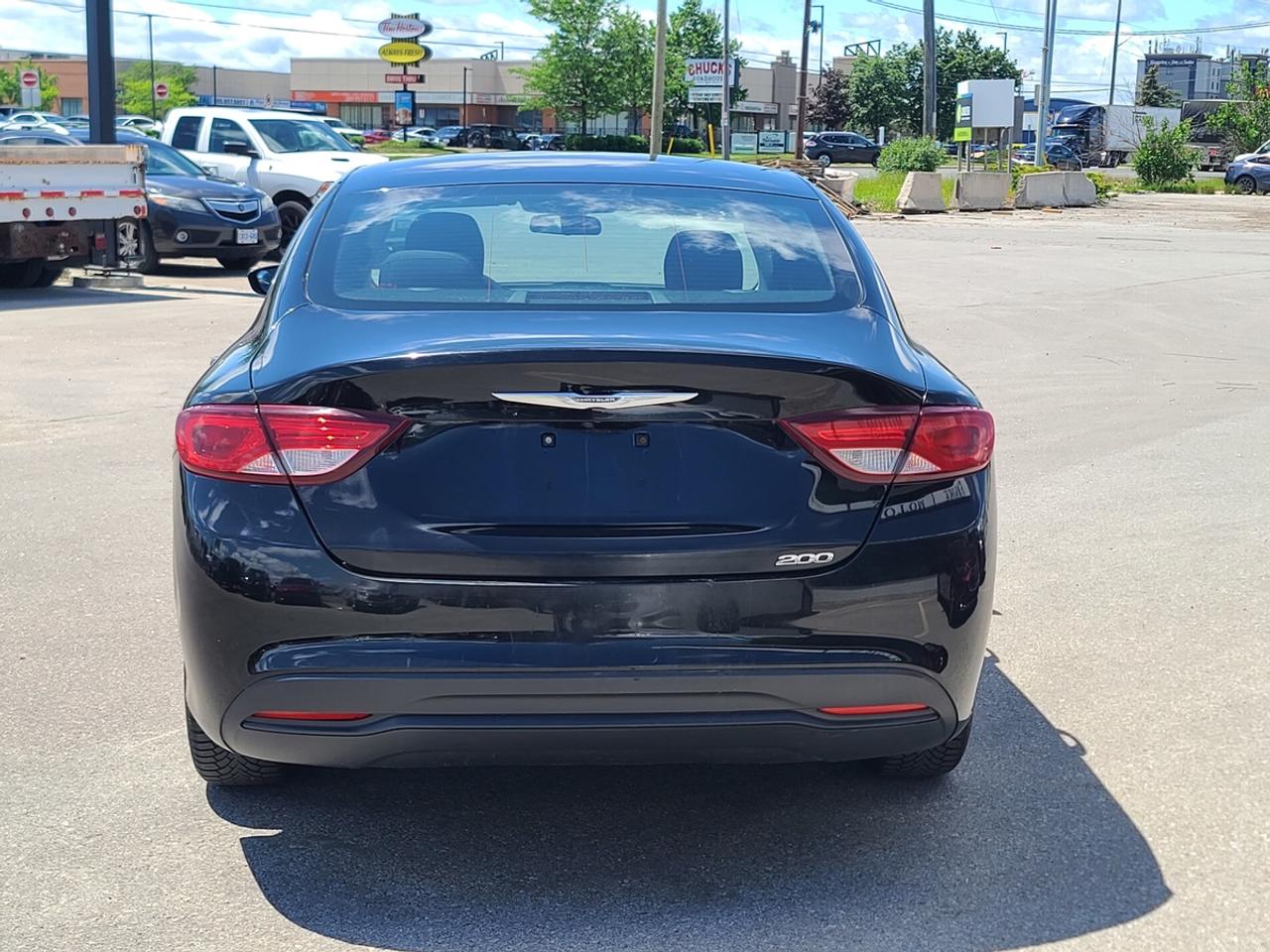 2016 Chrysler 200 LX Photo