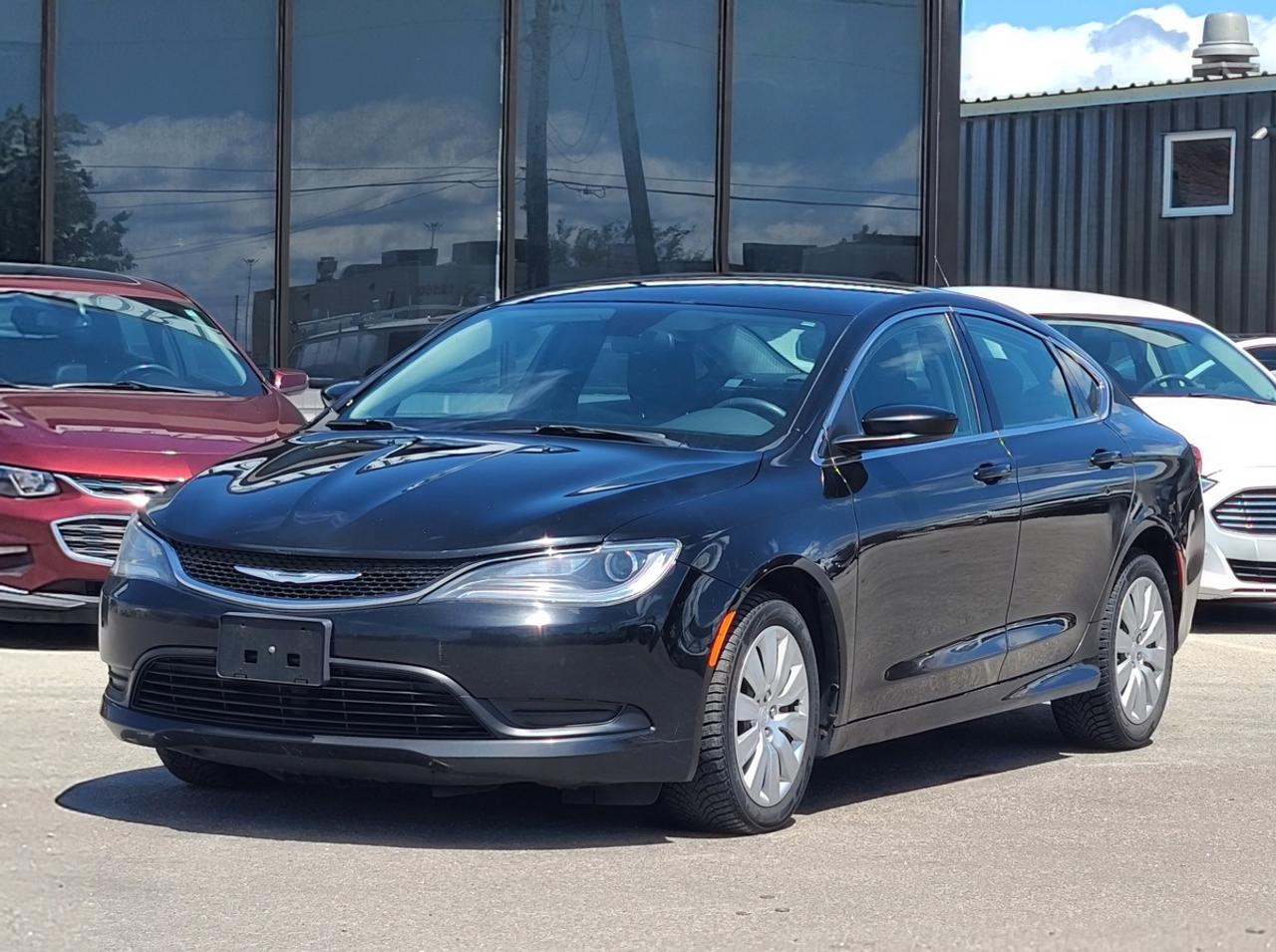 2016 Chrysler 200 LX Photo