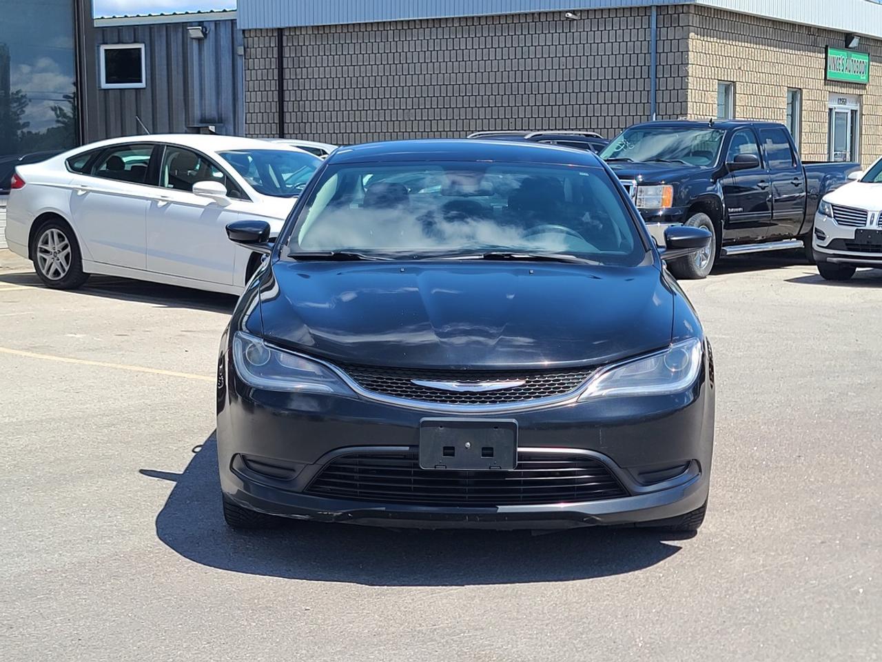 2016 Chrysler 200 LX Photo