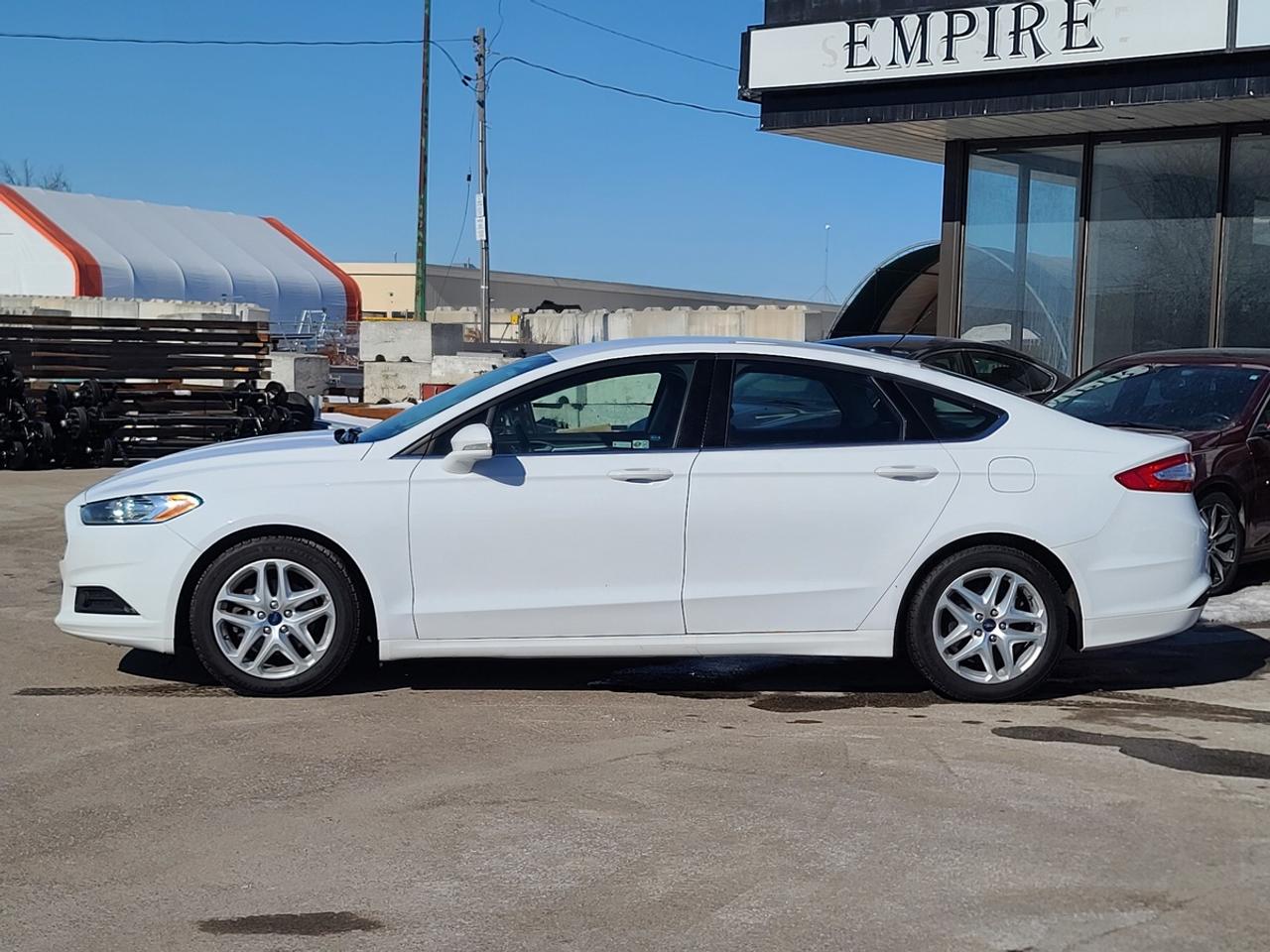 2016 Ford Fusion SE Photo2