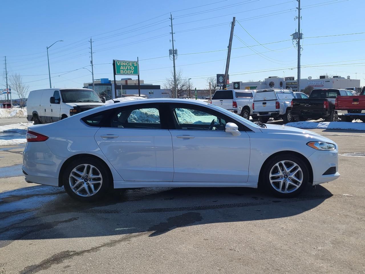 2016 Ford Fusion SE Photo