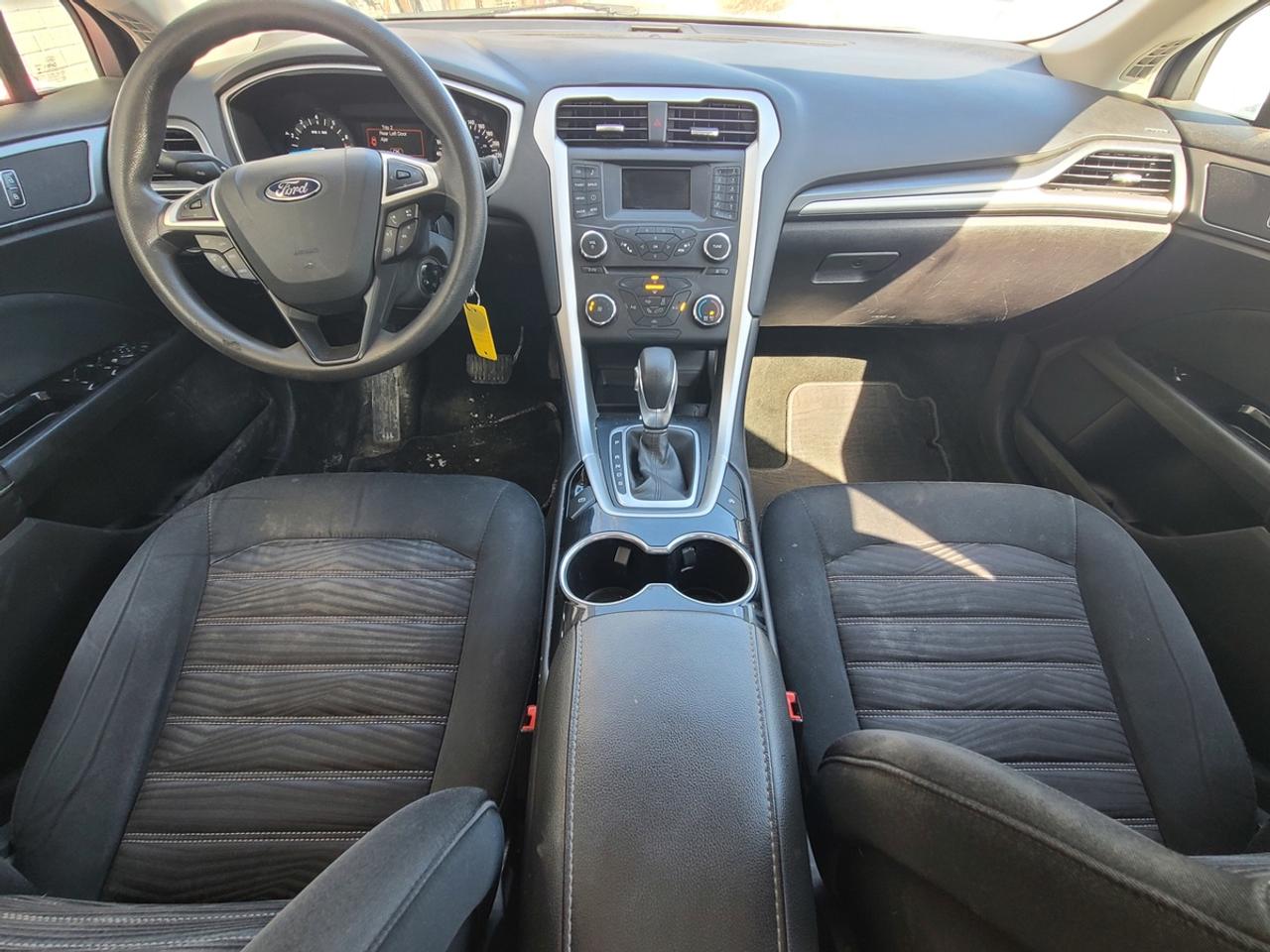 2016 Ford Fusion SE Photo