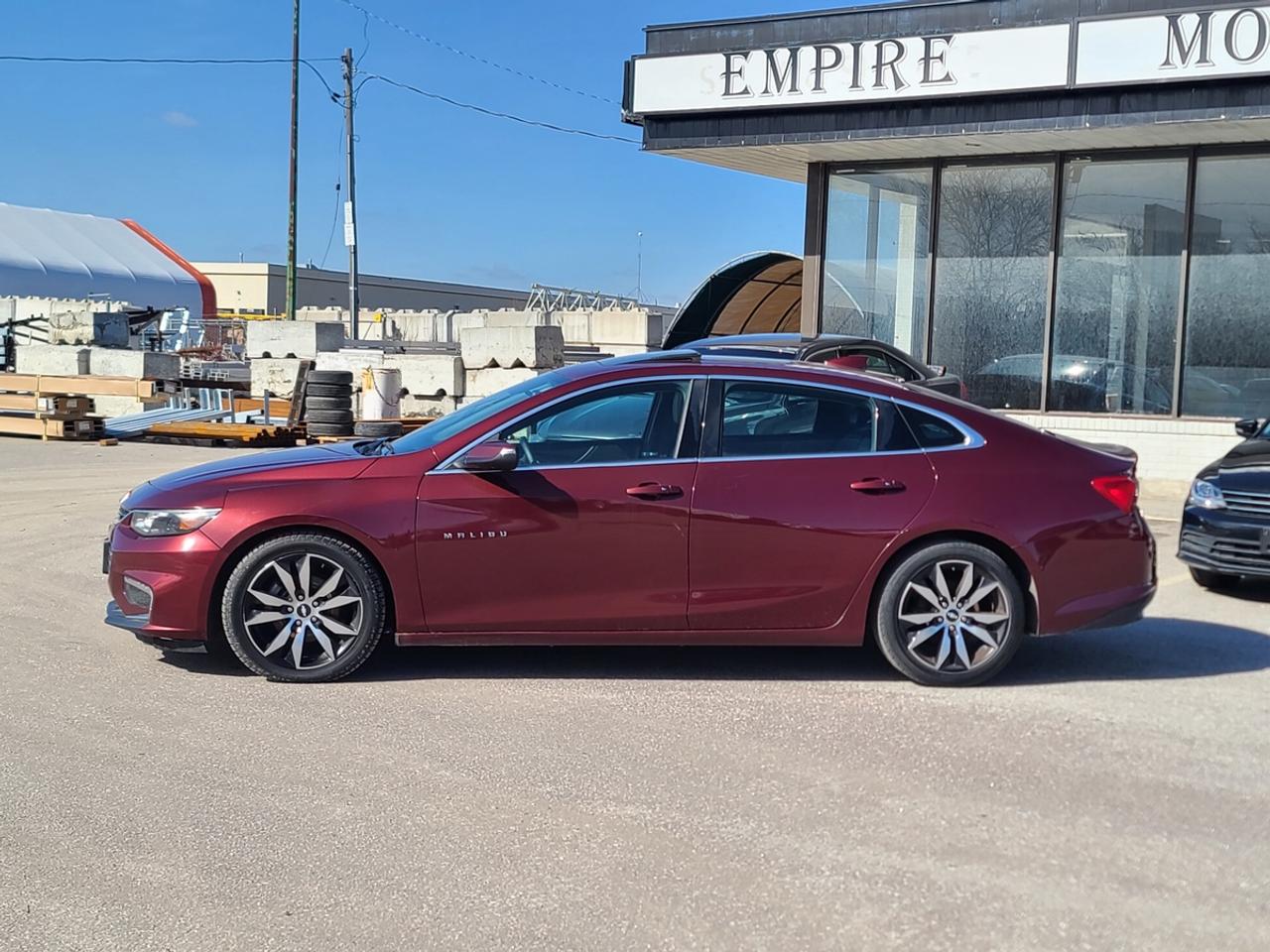 2016 Chevrolet Malibu LT Photo2