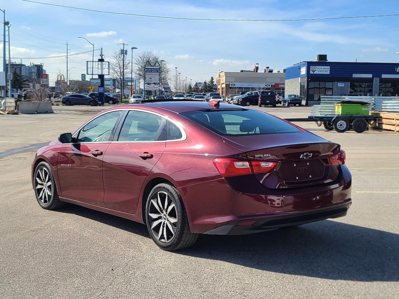 2016 Chevrolet Malibu LT Photo3