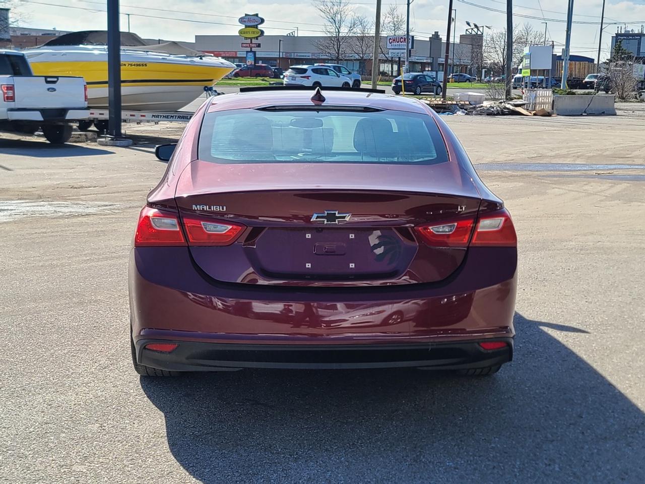 2016 Chevrolet Malibu LT Photo4