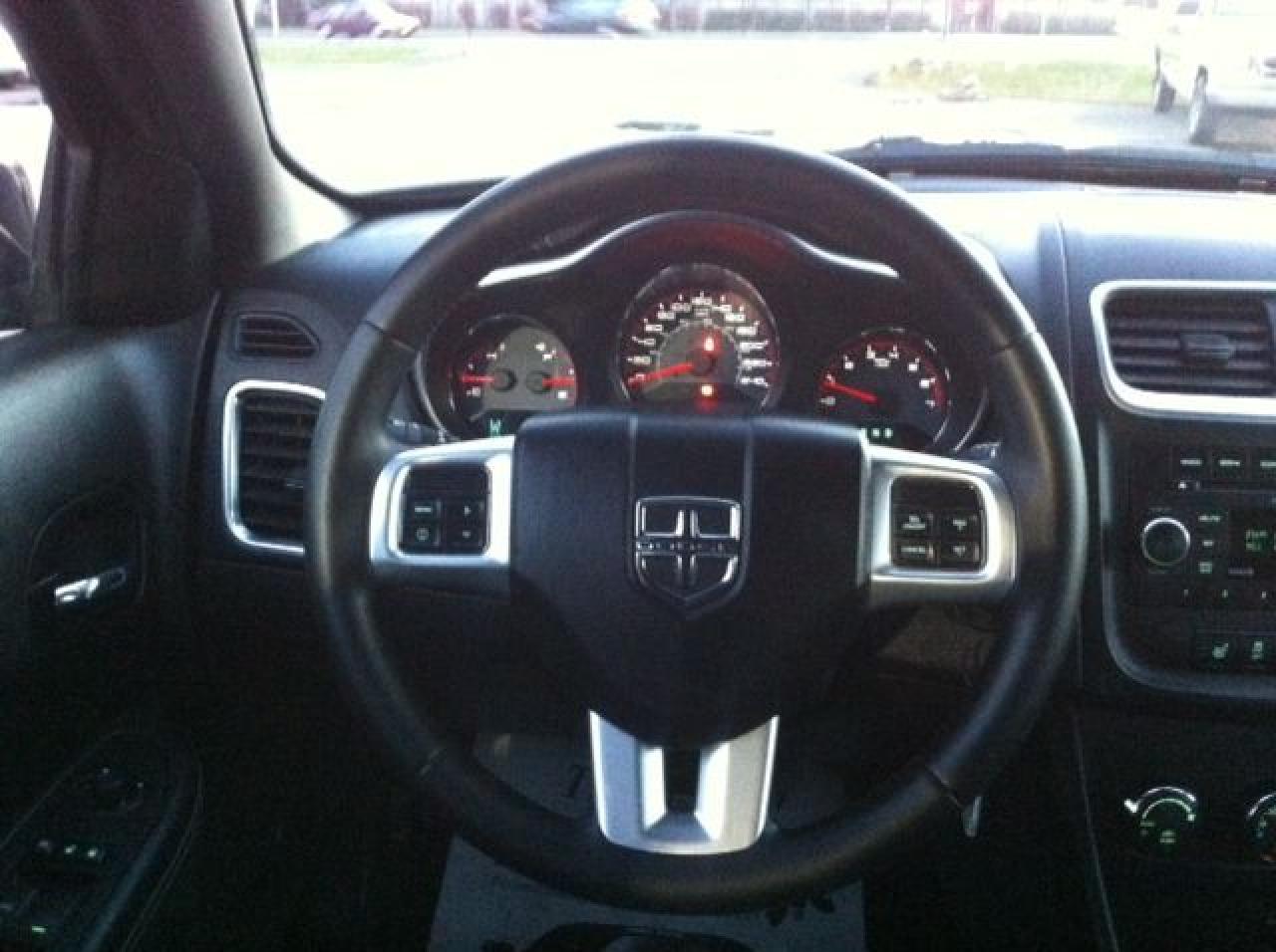 2012 Dodge Avenger SXT - Photo #4