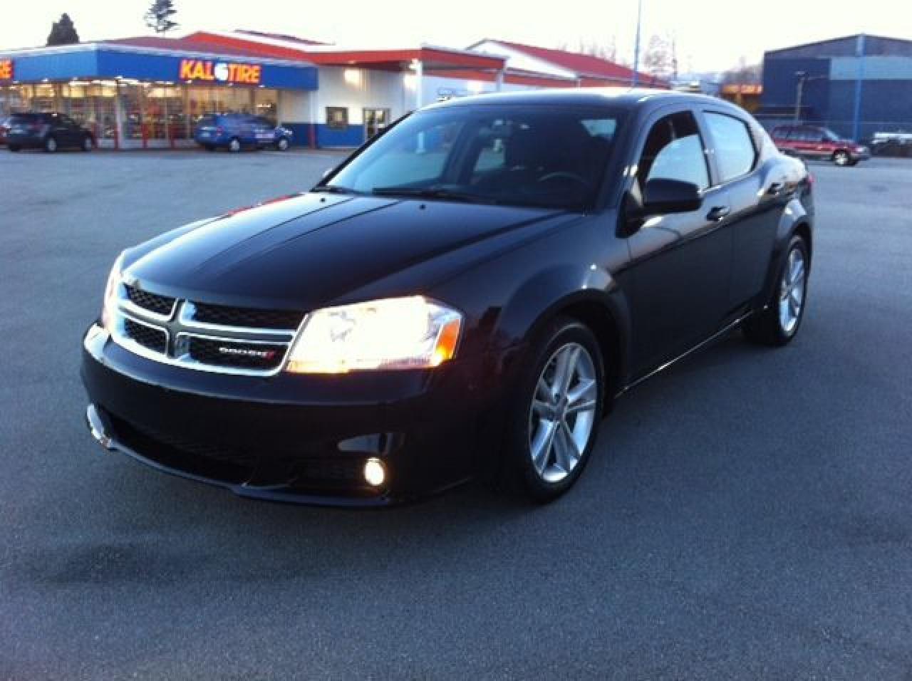 2012 Dodge Avenger SXT - Photo #5