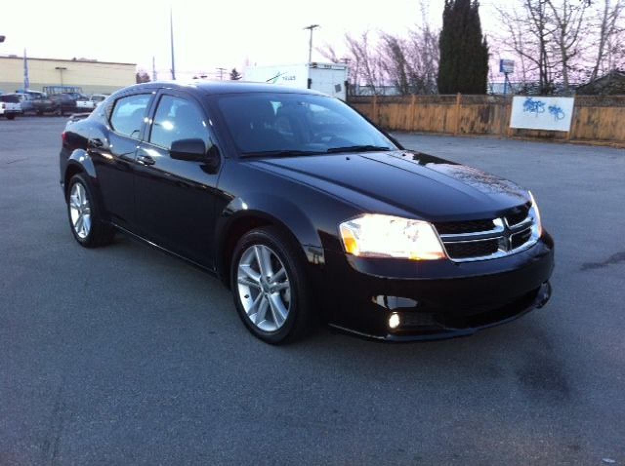 2012 Dodge Avenger SXT - Photo #11