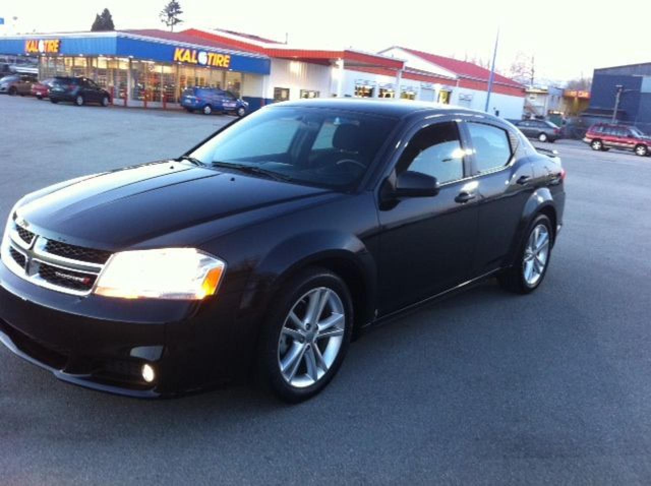 2012 Dodge Avenger SXT - Photo #13