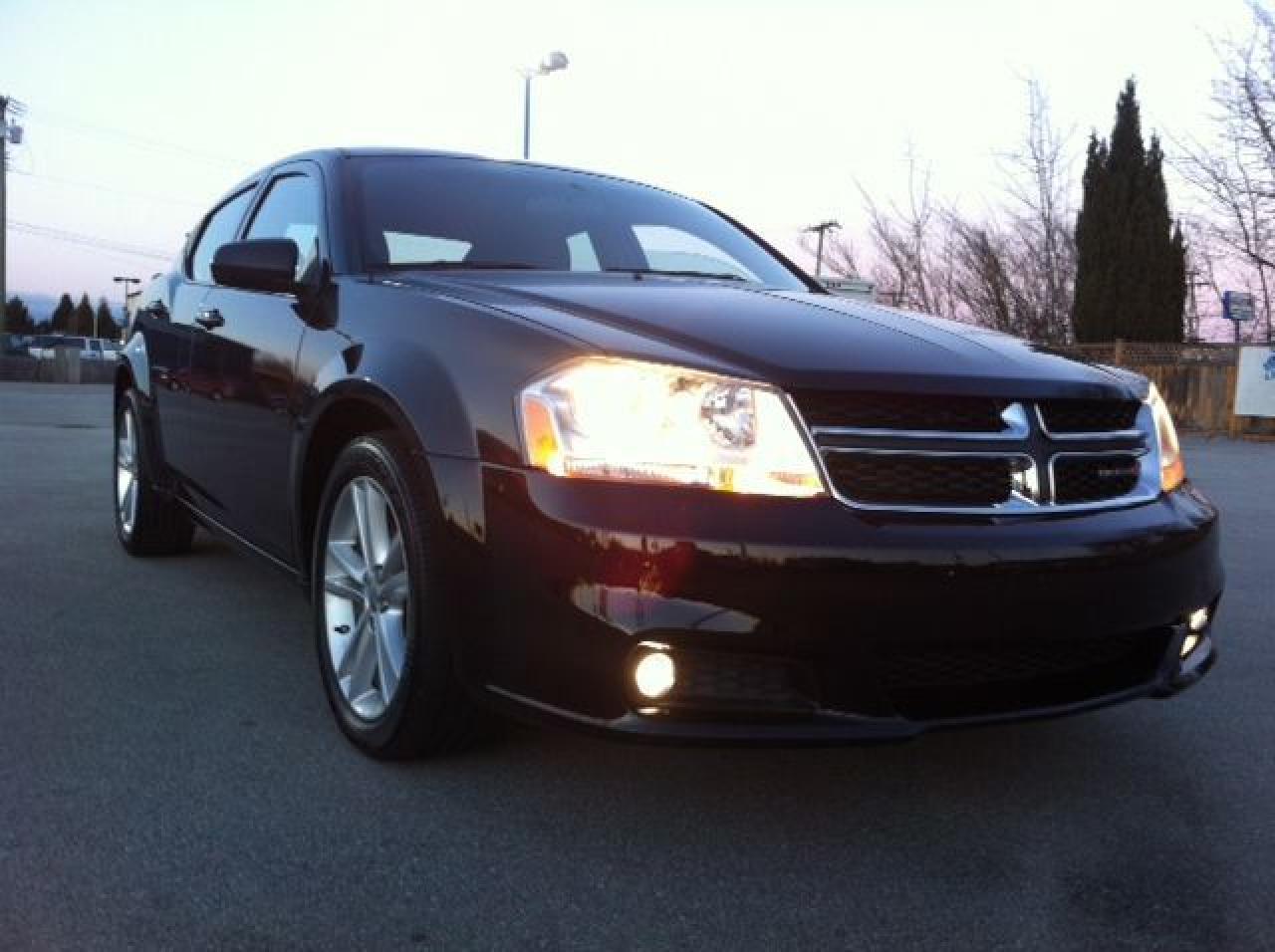 2012 Dodge Avenger SXT - Photo #15