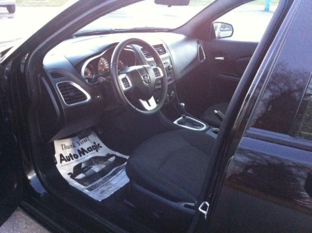 2012 Dodge Avenger SXT - Photo #16