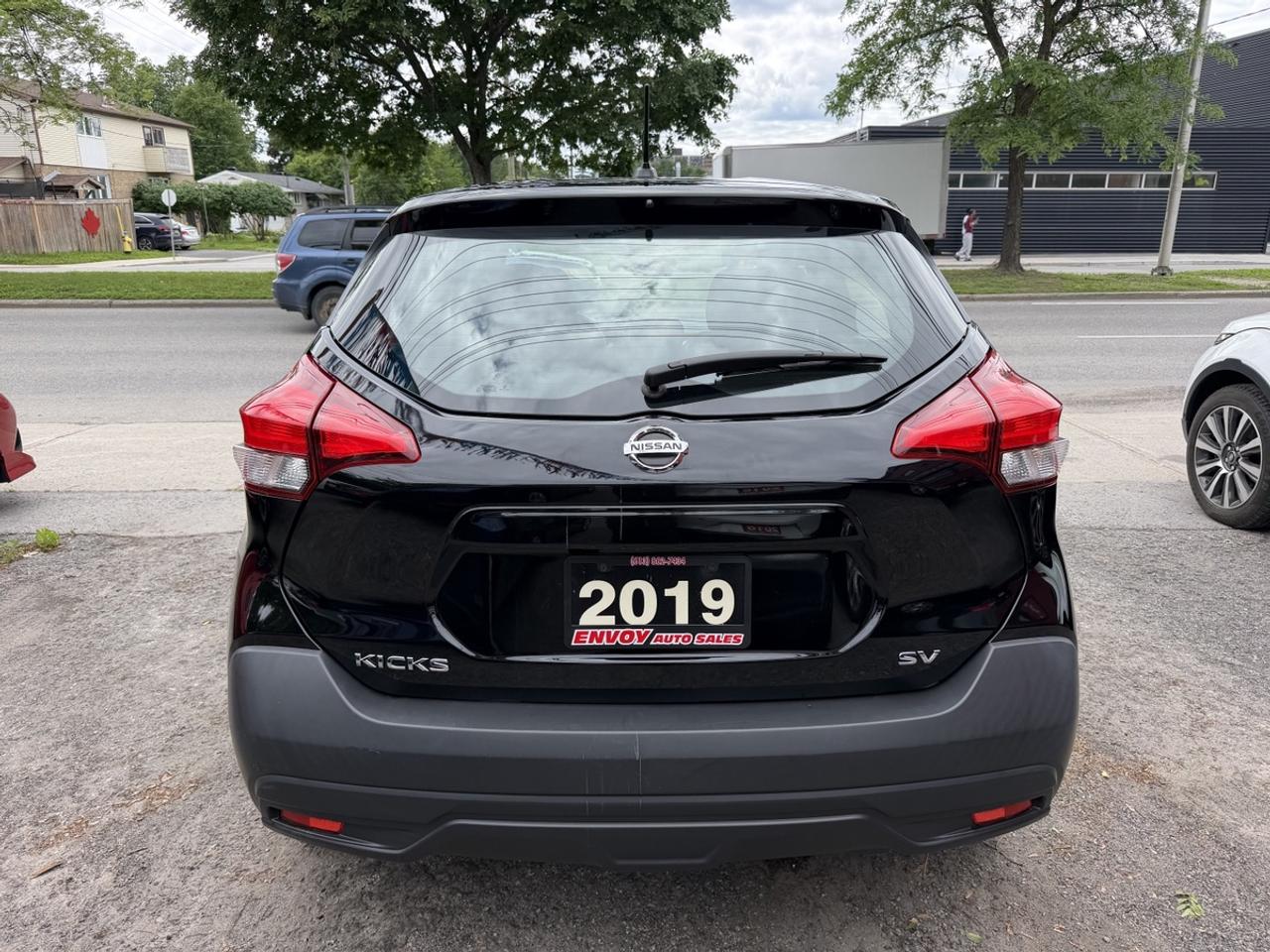 2019 Nissan Kicks SV Photo4