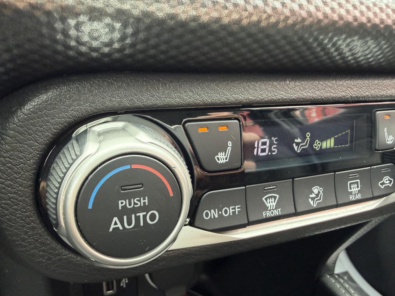 2019 Nissan Kicks SV Photo
