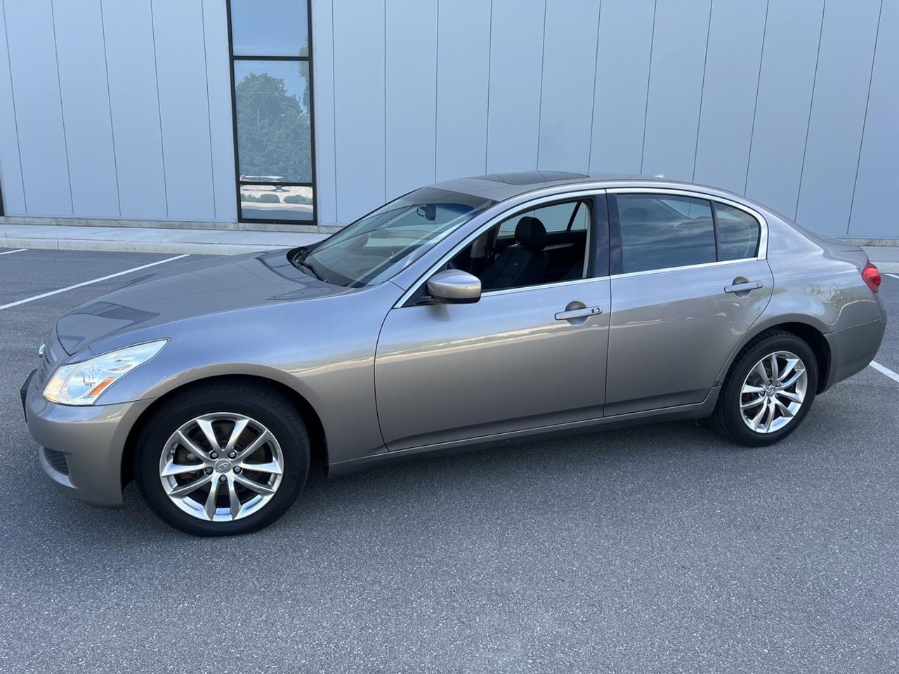 2009 Infiniti G37X   Photo
