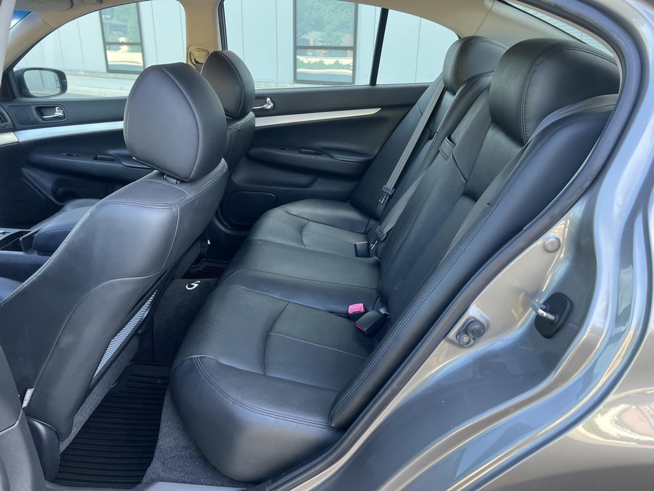 2009 Infiniti G37X   Photo