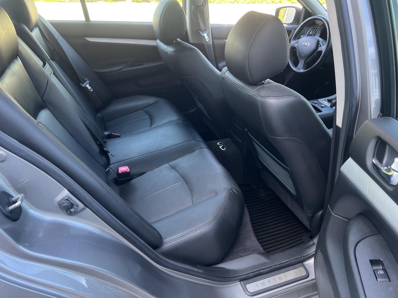 2009 Infiniti G37X   Photo