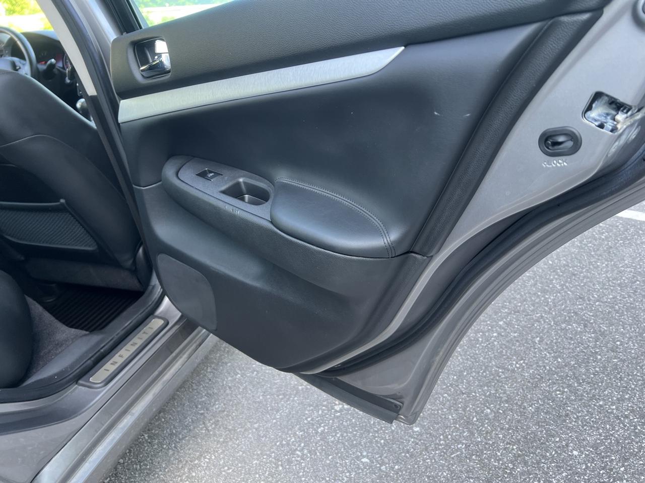 2009 Infiniti G37X   Photo