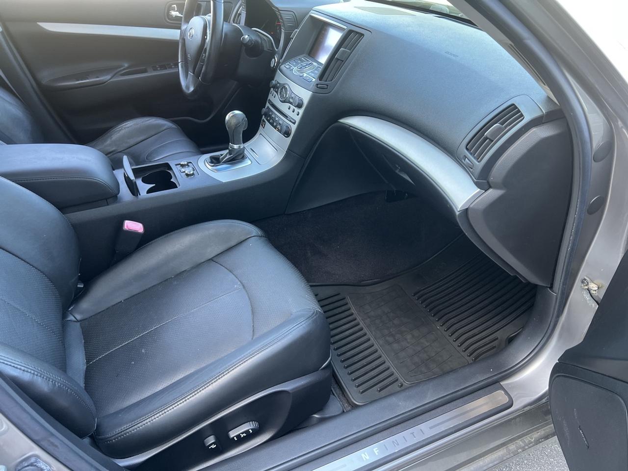 2009 Infiniti G37X   Photo