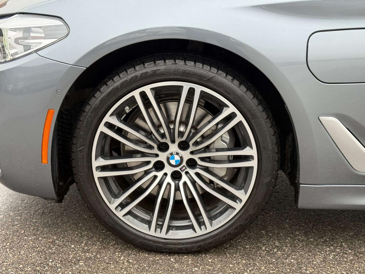 2019 BMW Others 530e  M SPORT   ENHANCED    IPERFORMANCE   PLUG-IN HYBRID   NO ACCIDENT Photo