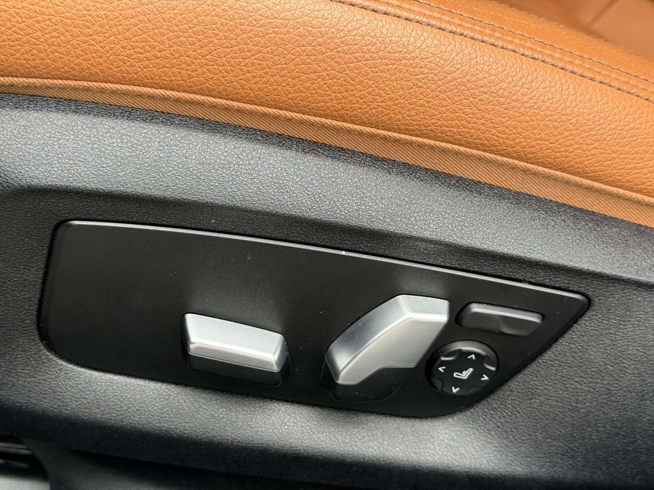 2019 BMW Others 530e  M SPORT   ENHANCED    IPERFORMANCE   PLUG-IN HYBRID   NO ACCIDENT Photo