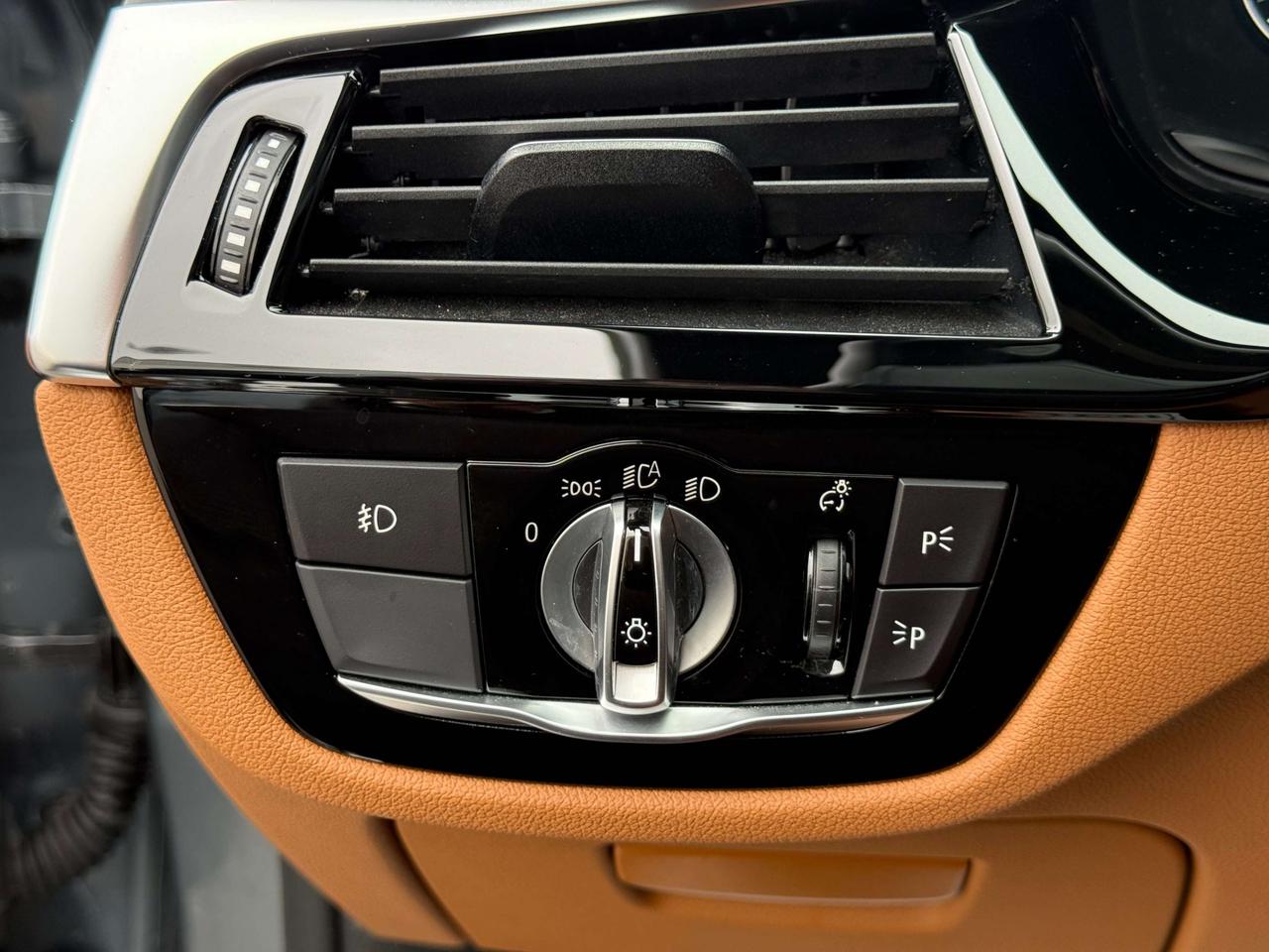 2019 BMW Others 530e  M SPORT   ENHANCED    IPERFORMANCE   PLUG-IN HYBRID   NO ACCIDENT Photo