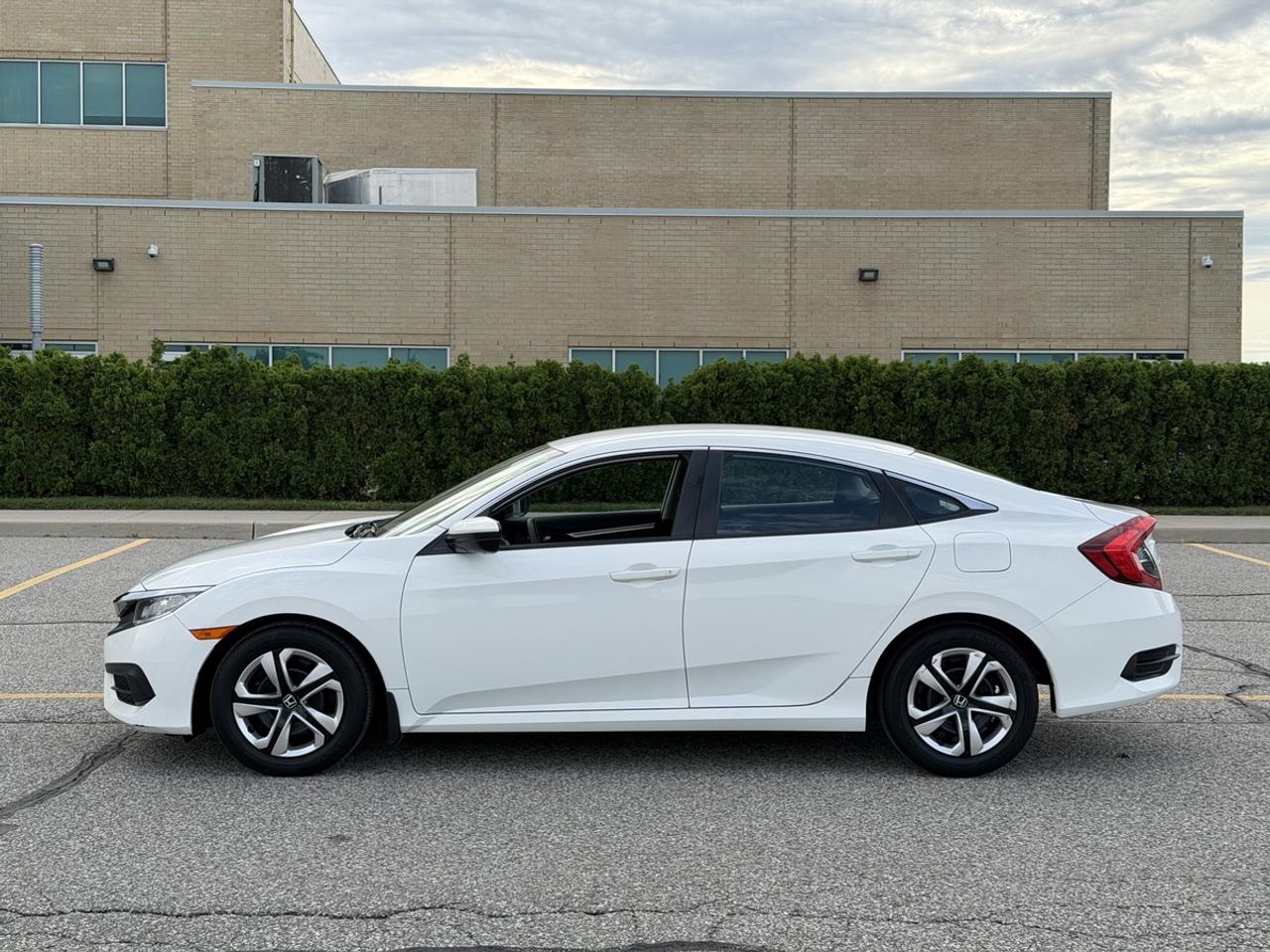 2016 Honda Civic LX | No-Accident | CarPlay | Back-Cam Photo