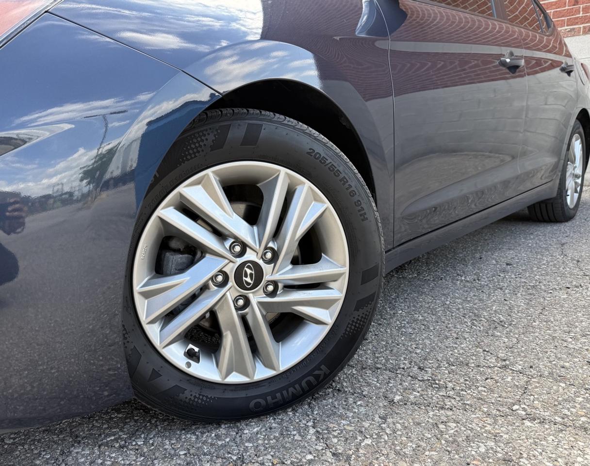 2020 Hyundai Elantra Preferred w/Sun & Safety|One Owner|Sunroof|Clean C Photo