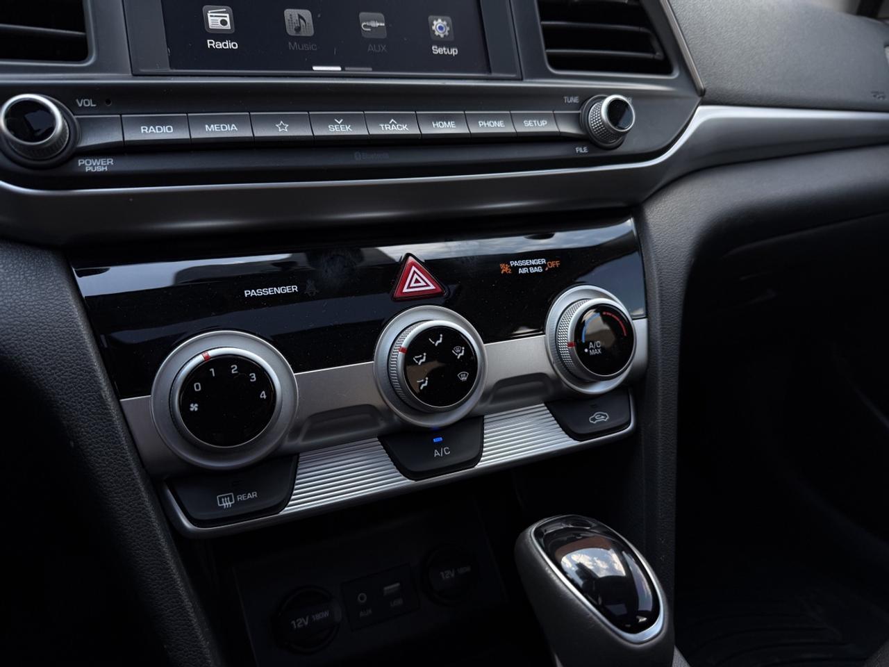 2020 Hyundai Elantra Preferred w/Sun & Safety|One Owner|Sunroof|Clean C Photo