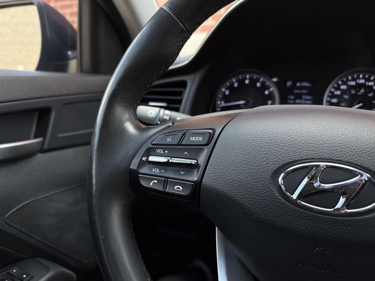 2020 Hyundai Elantra Preferred w/Sun & Safety|One Owner|Sunroof|Clean C Photo