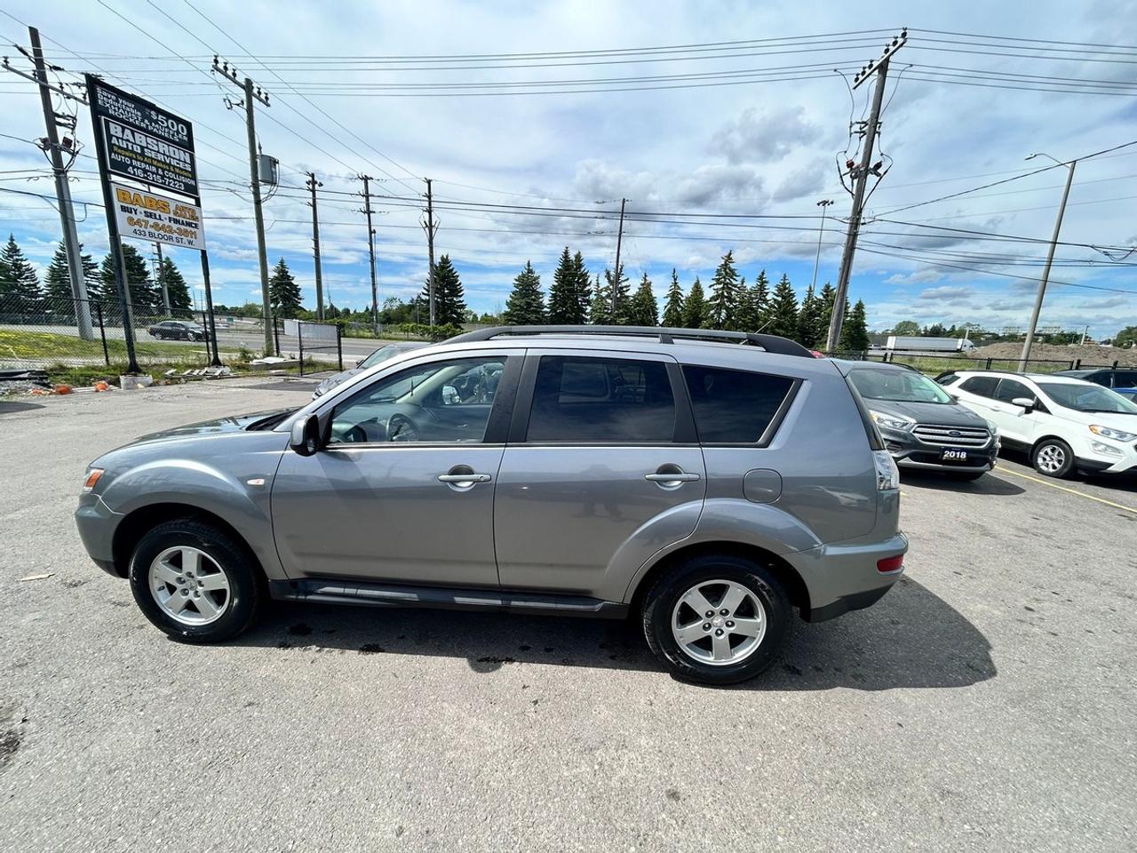 2013 Mitsubishi Outlander ES Photo